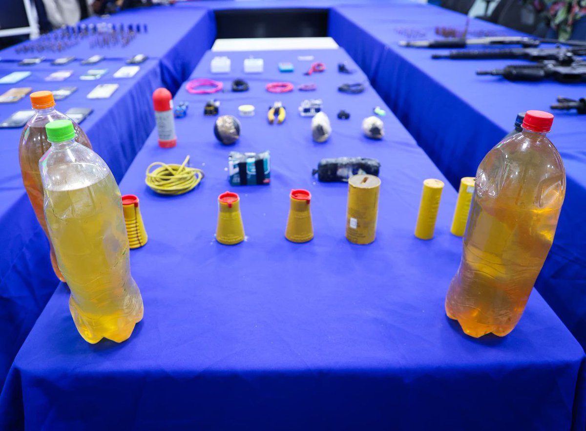 🚨 ¡ALERTA PUEBLO! DESMANTELADOS OTROS PLANES TERRORISTAS DE LA DERECHA APÁTRIDA 🇻🇪

📅 Caracas, 13 de febrero de 2025 – ¡Patria segura y soberana! 💪 Una vez más, la inteligencia popular, la valentía de nuestras fuerzas de seguridad y el liderazgo inquebrantable del presidente