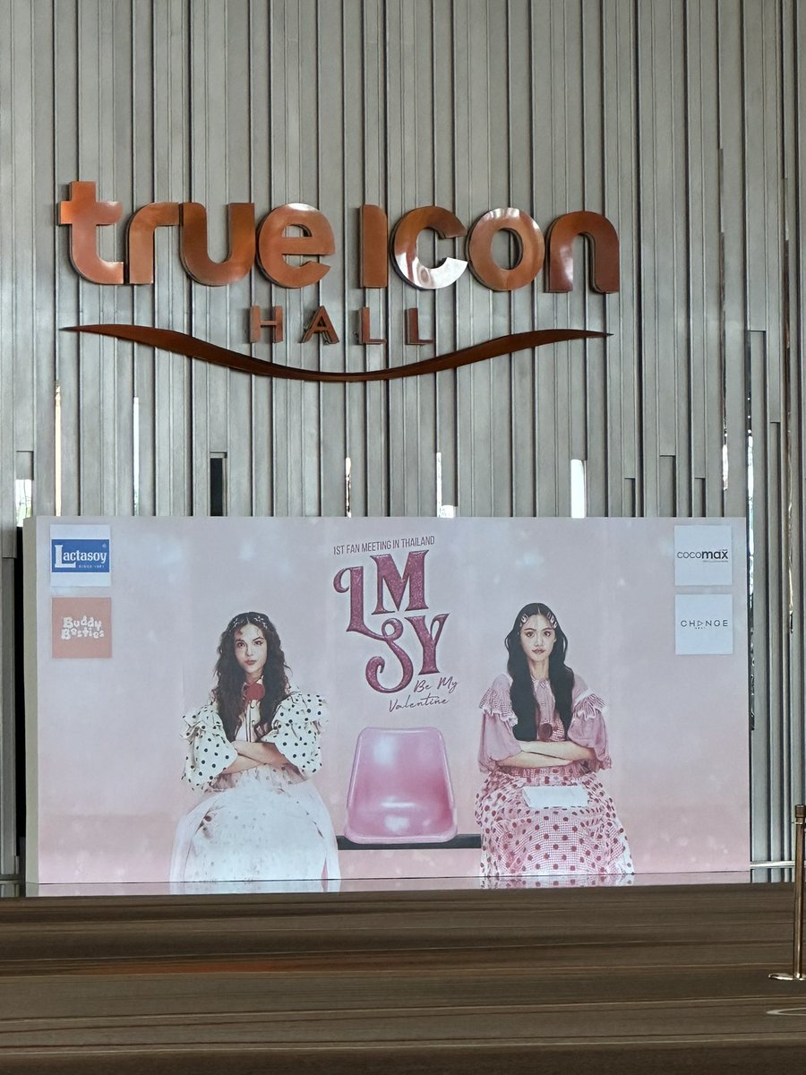 escapee7's tweet photo. One day to go…are you ready?

#LMSY1stFanMeetingInThailand
#LMSYBeMyValentine
#SonyaSaranphat 
#LMlookmhee
 #ลูกหมีซอนญ่า 
#LMSY
#IconSiam
#TrueIcon https://t.co/K3zCu658j1