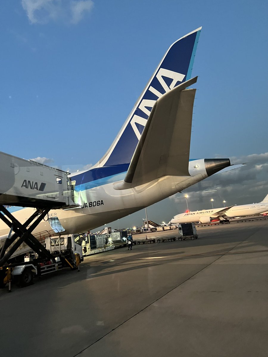 911_sky_'s tweet photo. Tokyo https://t.co/MJXsn4RqIL