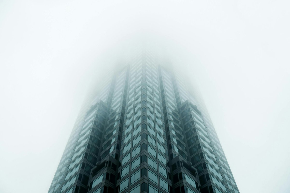 Over 100 people have been evacuated from a luxury residential tower in Buenos Aires, as a fire spread through the skyscraper.

Learn more about the incident: firemiddleeastmag.com/dozens-evacuat…

#BuenosAires #Fire #Firefighting #HighRiseSafety #Safety