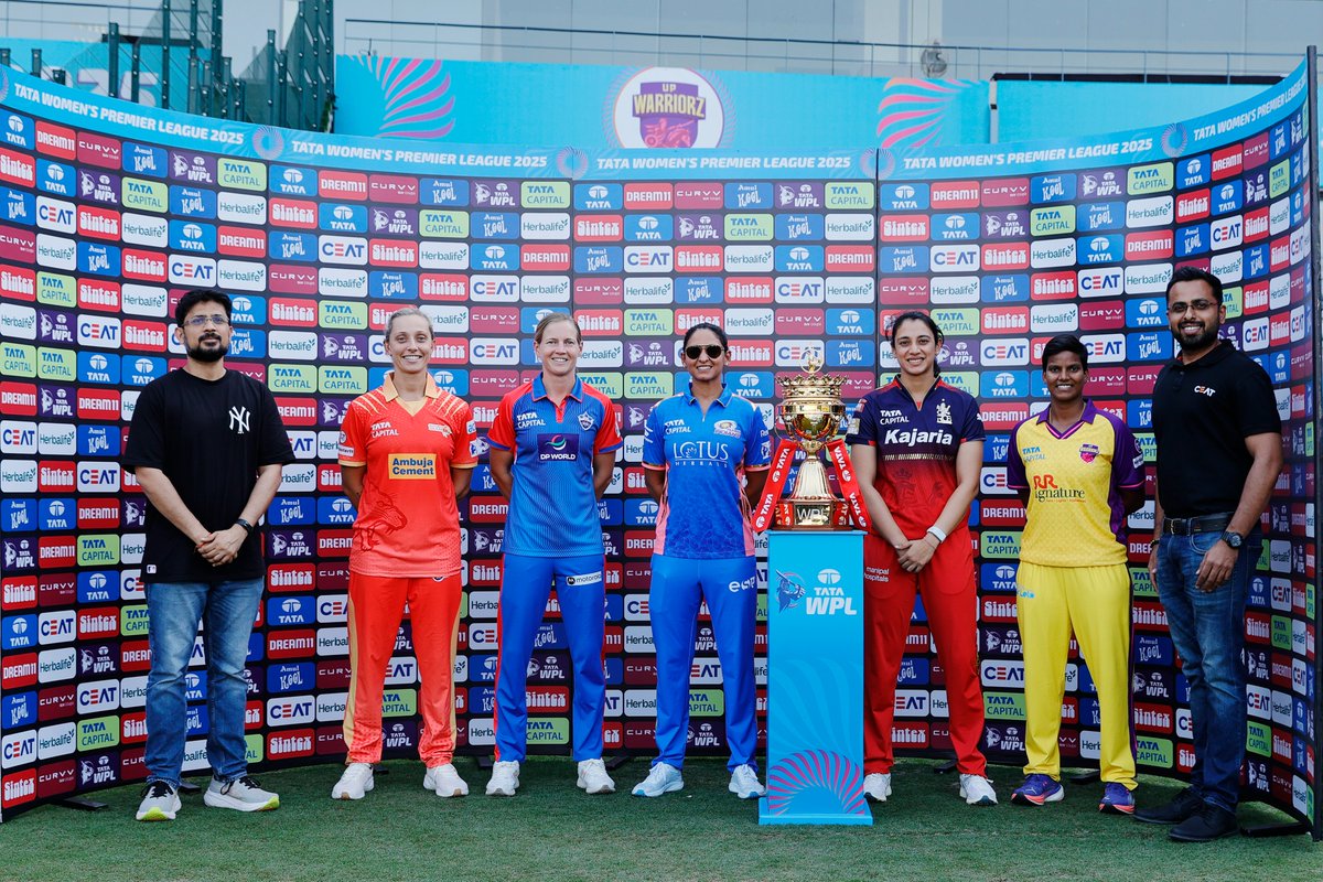 wplt20's tweet photo. #PriveAccess 🤩

#TATAWPL Partners got an experience to meet all the 5️⃣ Captains and the trophy 🏆 ahead of an exhilarating Season 3️⃣ 👌 https://t.co/C7BCMhx8pM