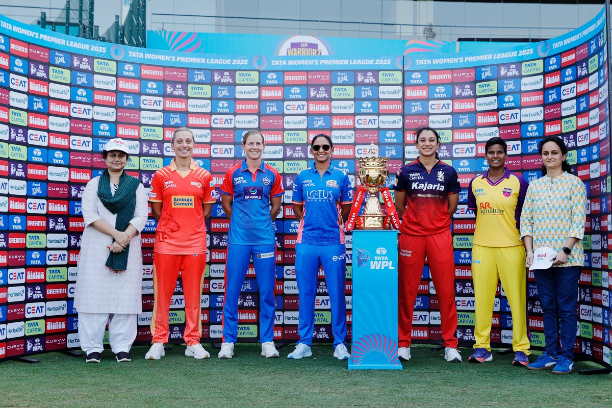 wplt20's tweet photo. #PriveAccess 🤩

#TATAWPL Partners got an experience to meet all the 5️⃣ Captains and the trophy 🏆 ahead of an exhilarating Season 3️⃣ 👌 https://t.co/C7BCMhx8pM