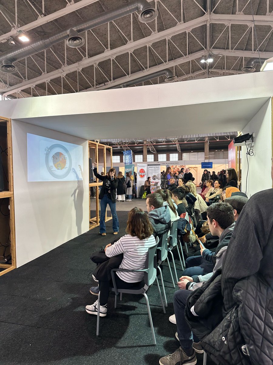 FormaOcupaLleida tweet media