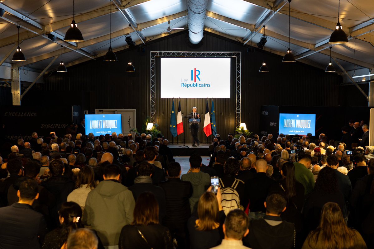 laurentwauquiez's tweet photo. Vous voir si nombreux à Valence hier soir me va droit au cœur. Je tiens à remercier mon ami @NDaragon pour son accueil et son soutien. Menons ensemble la plus belle des batailles : refonder la droite pour relever la France 🇫🇷 https://t.co/jvnSueV6f7