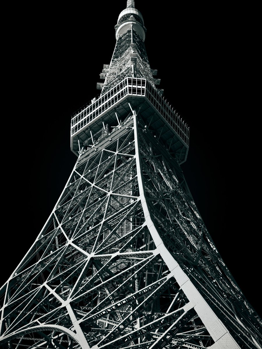 TOKYO "MONOCHROME" SKY
EXTRA DEEP BLACK EDIT VER.