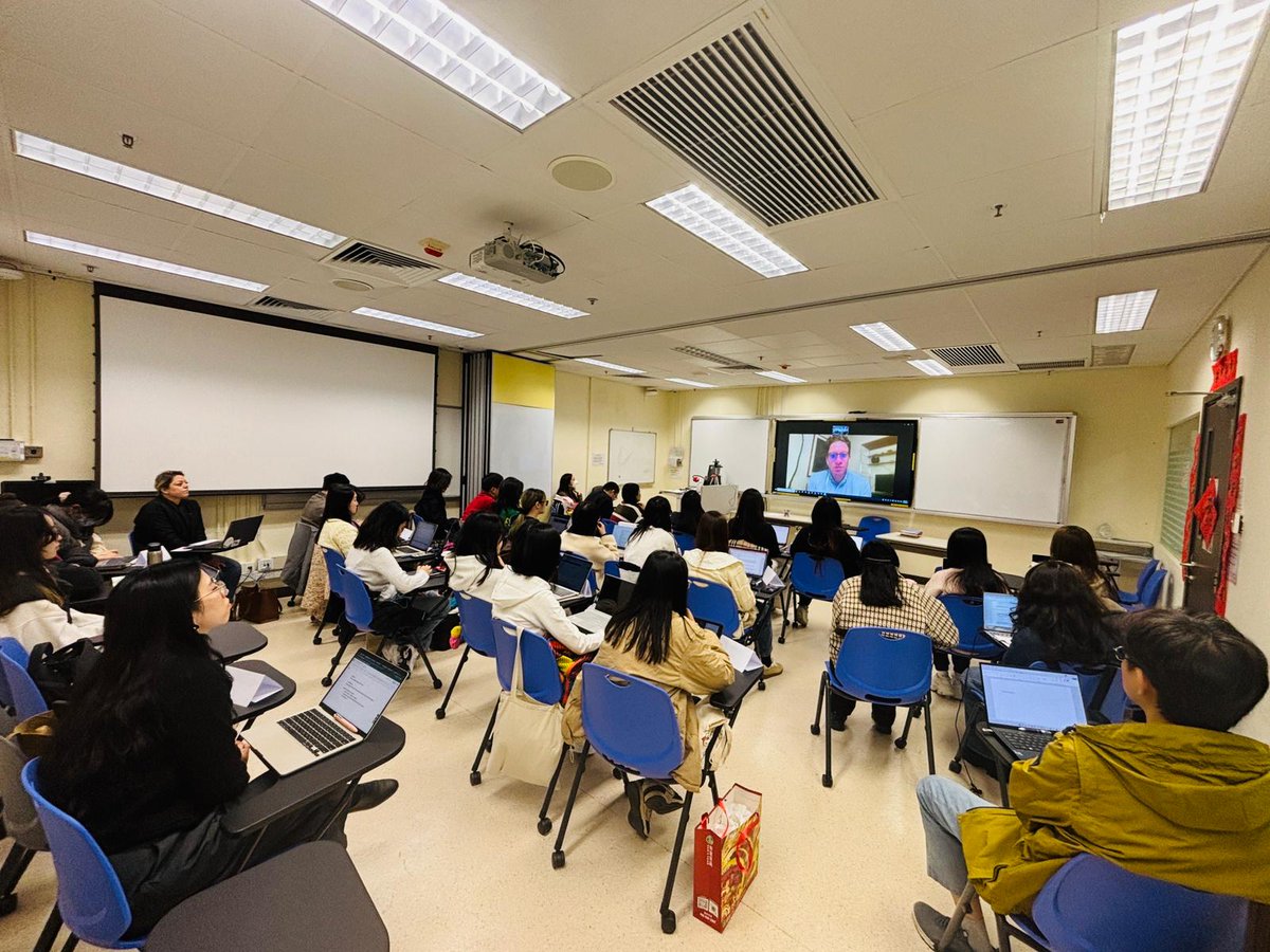 Nutsako's tweet photo. A special guest visited my Comparative Ed class for Master’s students as part of our yearly tradition! 

Fresh ideas, perspectives, and book recommendations from Will Brehm, host of the FreshEd podcast!

Thank you, @Wbrehm! https://t.co/45JhkzunaQ