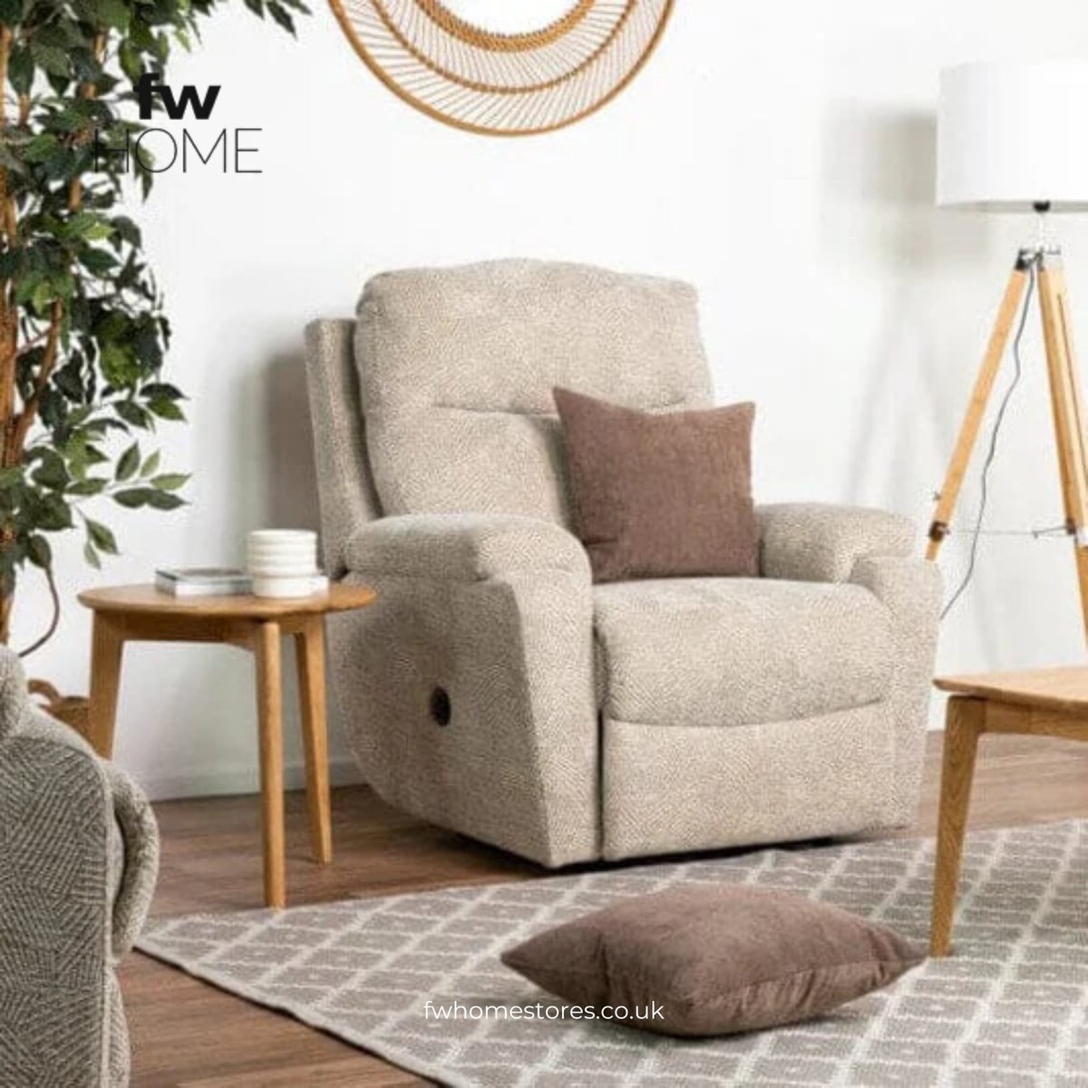FWHomestores's tweet photo. Your perfect spot to unwind! The Townley 1-Seater Recliner Armchair is all about comfort—whether it’s movie nights, afternoon naps, or cosy family moments. Sit back, relax, and enjoy pure relaxation in style.

#FWHomestores #UltimateComfort #FamilyRelaxation #HomeStyle https://t.co/2W3h2UEgIV