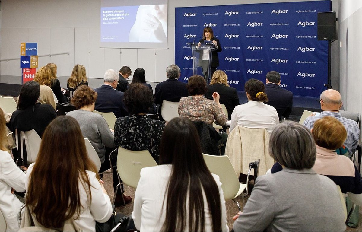 Contribuïm a la transformació social de #RubíCity:

💧 Des del 2017 hem destinat prop de 430.000 euros del fons social per cobrir l’import de més de 5.600 rebuts de l’aigua de persones en situació de vulnerabilitat. 

🤝 Hem fomentat l’activació laboral d’una desena de persones