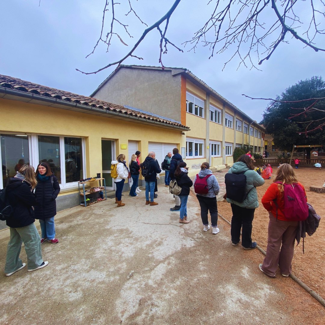 FTrams's tweet image. Ahir es va realitzar la reunió de caps d’etapa i docents de primària d’escoles Tr@ms a l’Escola Rocaprevera.
 
Moltes gràcies a Rocaprevera per l’acollida i organització, i a tots els assistents per fer la jornada encara més enriquidora.
 
#sharetolearn #compartirpeeaprendre