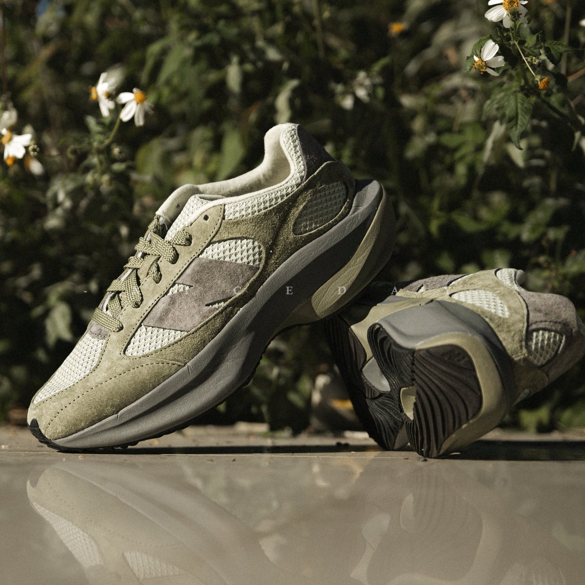 2025年 2/22 発売・国内流通限定】 New Balance WARPED RUNNER