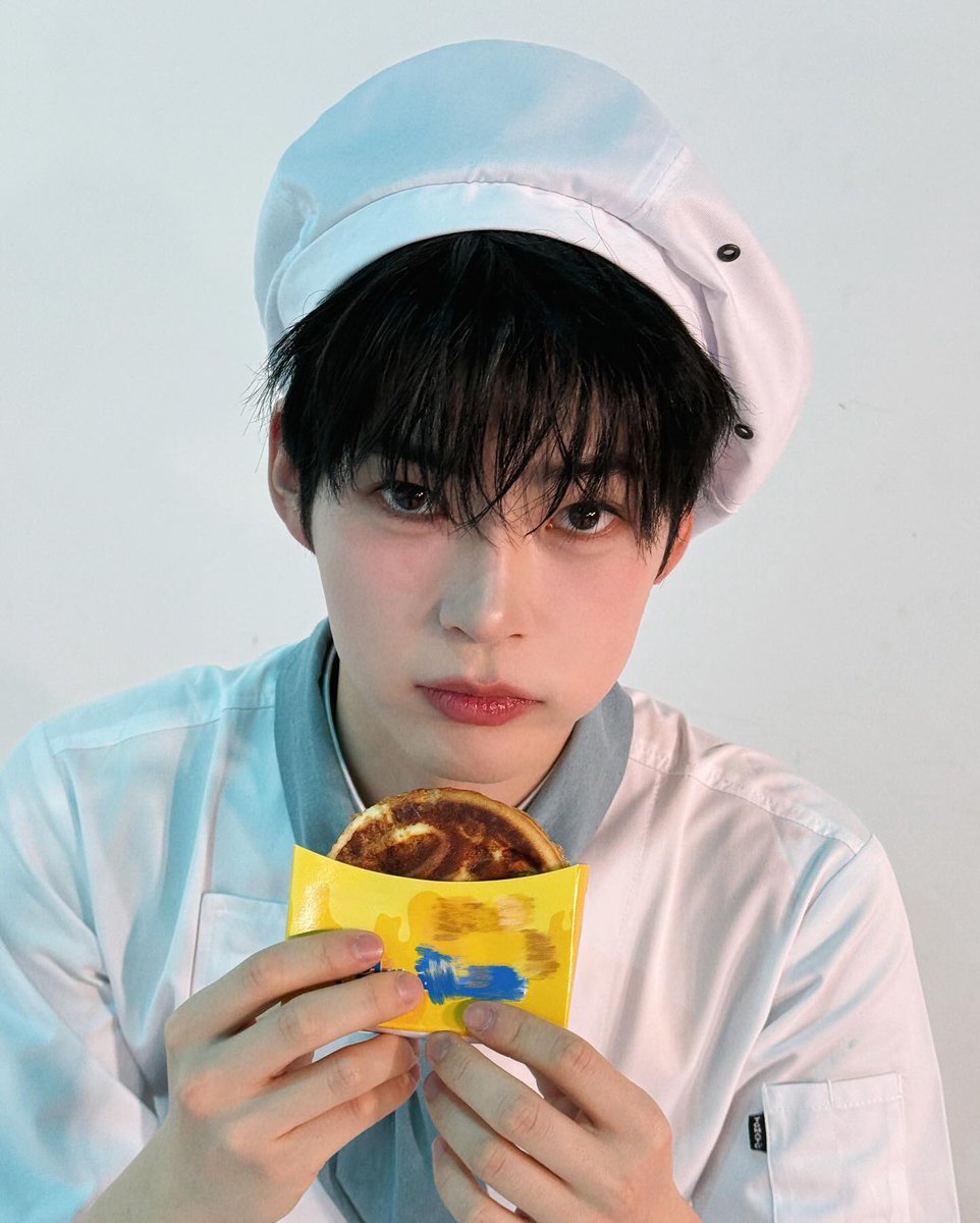 nyangbinzip's tweet photo. 🍞 https://t.co/Cgj3oRYBiP