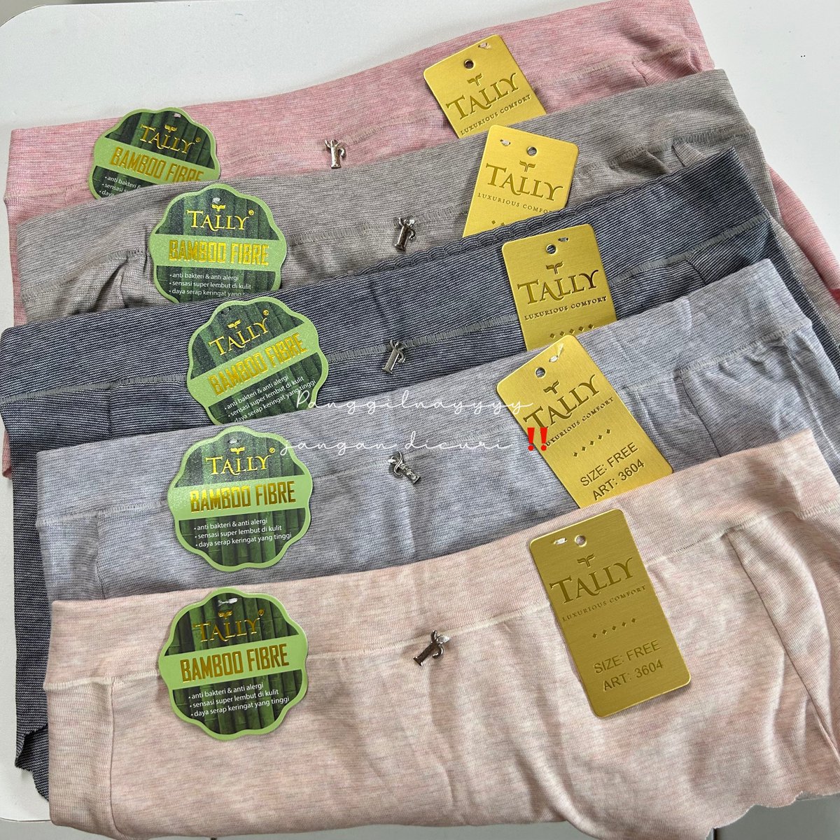 panggilnayyyy's tweet photo. ••ini ada Tally 
harga lebih murah drpd diatas, sama2 dari serat bamboo 🤛🏻

AKUPUN KERACUNAN SI FUJIAN

tp kalau ini ++ seamless (GAK ADA JAHITAN) alias gabakal ada drama nyeplakk🤣😭

minimal kalian cobain bahan serat bamboo pastii pastii bkl suka

🎀 https://t.co/ubz2COtqTu https://t.co/c8scwWQESM