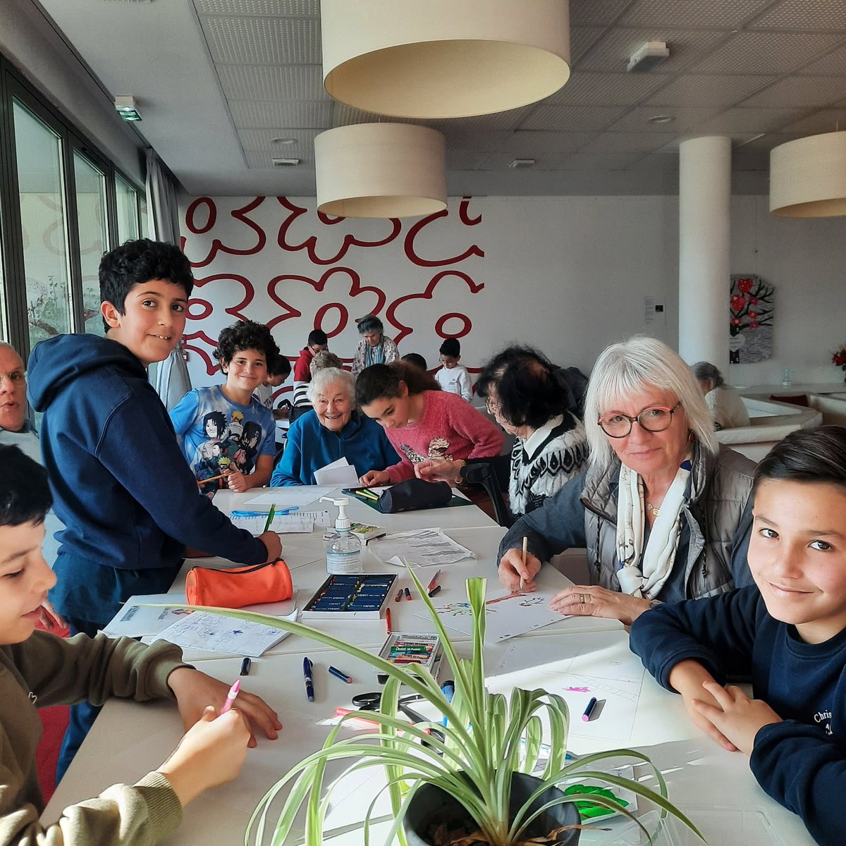 Rencontre intergénérationnelle résidents et élèves - récits de vie et chants 📝🎼