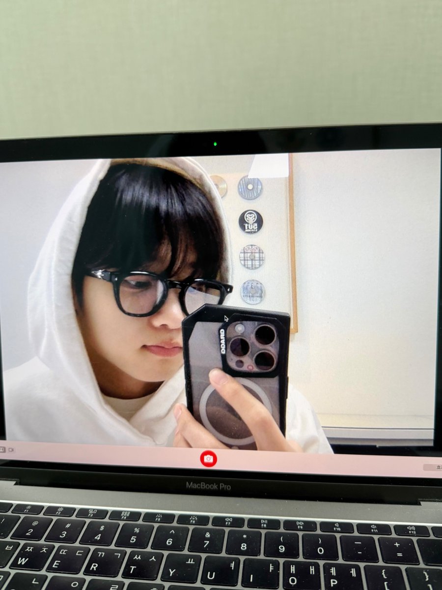 sondongpyo_dsp's tweet photo. [📻]
잠시 후 MBC 표준 FM ‘두시의 데이트 안영미입니다’에 동표가 출연합니다!

#손동표 #SONDONGPYO
#MBC표준FM #두시의데이트 https://t.co/YDDqv5Bur3