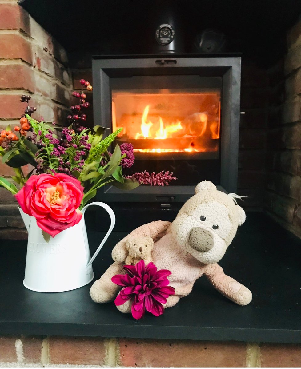 A throwback to a calendar photo shoot I did back in 2019, wether you celebrate Valentines Day or not, remember ‘love yourself first as that’s who you’ll be spending the rest of your life with🥰’