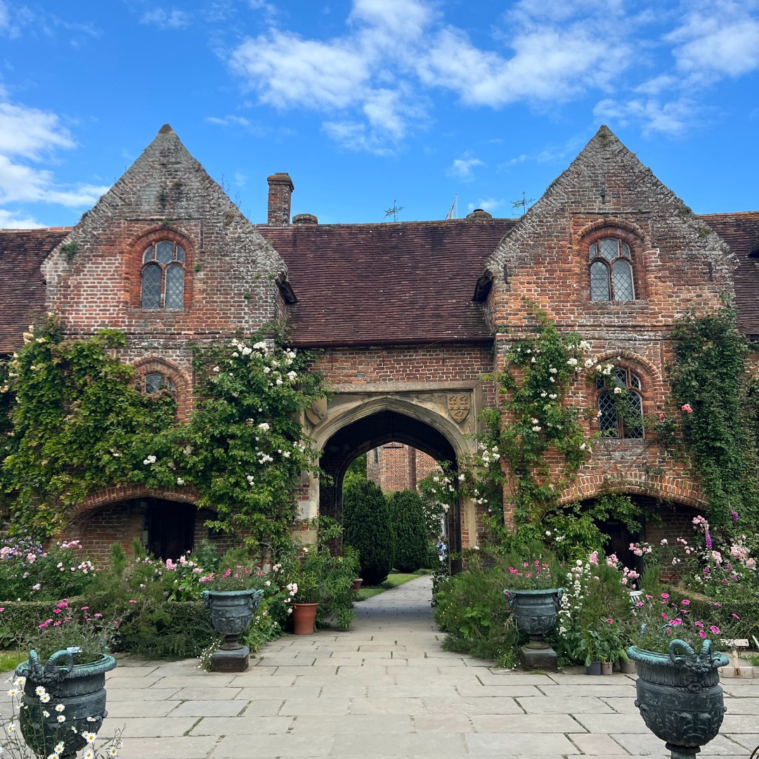 BrooklandTravel's tweet photo. On the final day of our Glorious Gardens of England Tour with Sue Robinson (22 - 25 June 2025), we’ll visit the stunning Perch Hill Farm, created by Sarah Raven. 

Check out the full tour HERE; https://t.co/GAn7CRCibj****

#SarahRaven #PerchHillFarm #GloriousGardens https://t.co/nQQ6m9aWTr