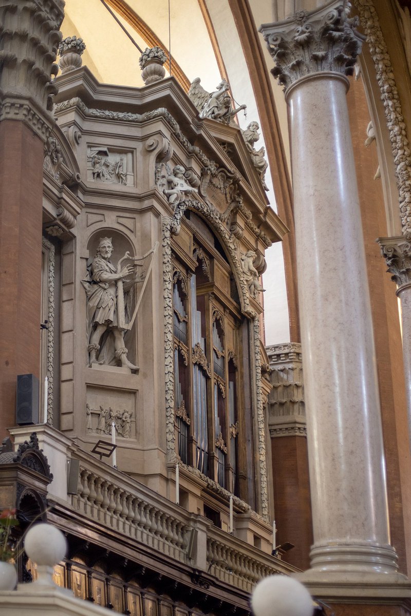 nikolausmella's tweet photo. Today marks the 512th anniversary of the birth of the Italian #singer (San Petronio) & #renaissance composer, Domenico Maria #Ferrabosco. ❄️ 🧭 * #Bologna 🇮🇹
Basilica di San Petronio, Evangelienorgel von Baldassarre Malamini, 1596.
📸: Fabrizio Garrisi, 17th October 2020. https://t.co/Ln9gSmzf34