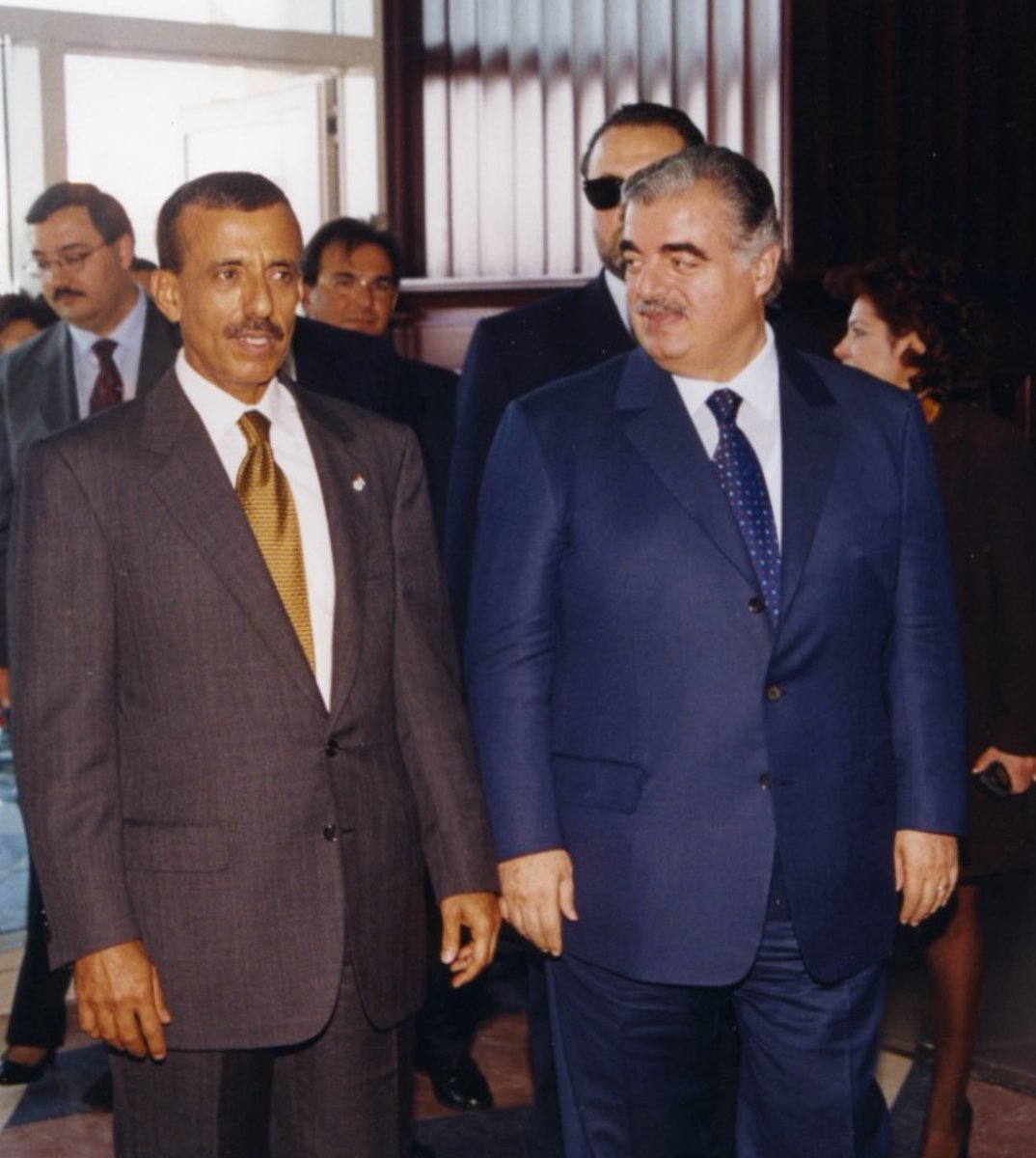 في ذكرى استشهاد الرئيس #رفيق_الحريري، أتذكر العلاقة الطيبة التي جمعتني بهذا الرجل الاستثنائي، رجل الدولة، الذي آمن بلبنان وبقدراته، وسعى بكل ما أوتي من قوة لجعله وجهة للاستثمار والتنمية.

كان الشهيد رفيق الحريري رجلًا يحمل حلم إعادة إعمار #لبنان، ويؤمن بأن الاقتصاد والاستثمار هما