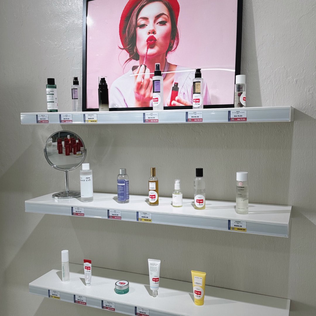 ValentSkin's tweet photo. Boleh datang and try tester produk yang kita display, lebih senang untuk anda buat pilihan https://t.co/8DxnSZzok9