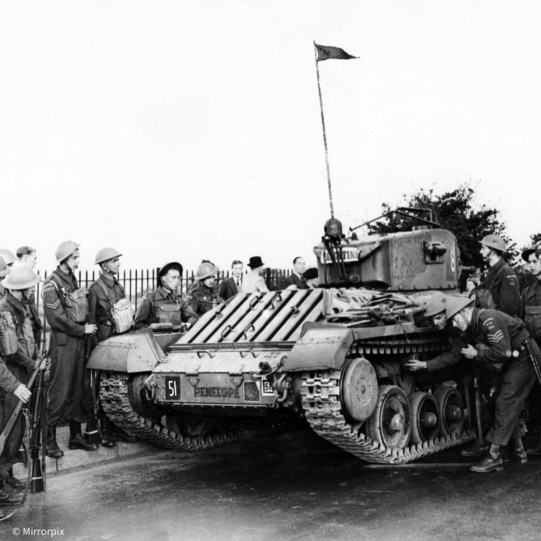 Happy Valentine's Day, everyone.

📷 A Valentine tank rousing the curiosity of members of the Home Guard in Cardiff in September 1941.