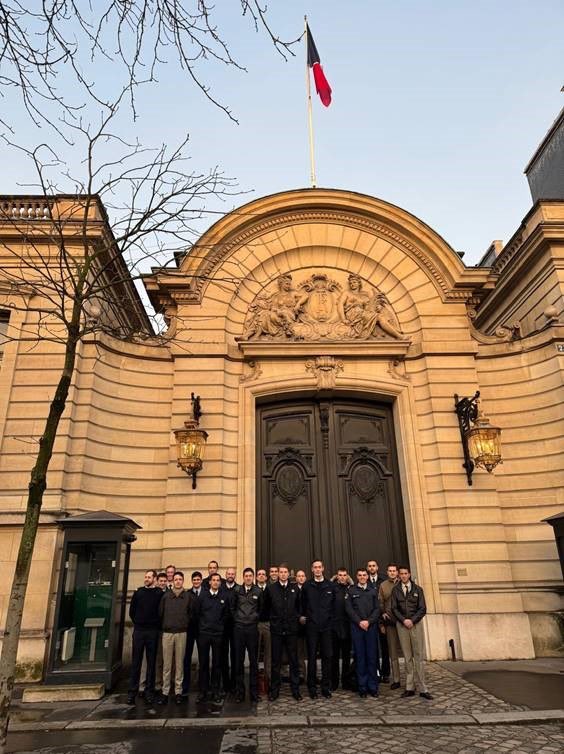 ecoledeguerre's tweet photo. 🛡️ Découverte des piliers de la sécurité nationale : l’État-Major Particulier du Président et le SGDSN. Une immersion au cœur de la dissuasion. #EcoleDeGuerre #VisionStratégique https://t.co/EE5wCyMVlN