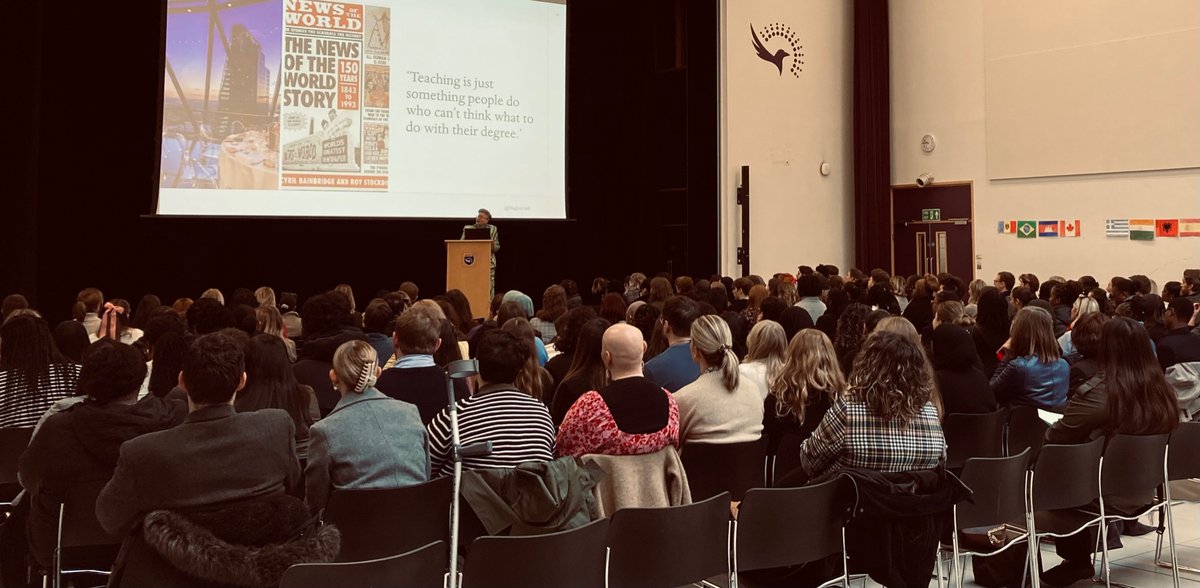 Incredibly lucky to have the brilliant <a href="/HughesHaili/">Dr Haili Hughes FRSA</a> kicking off the day!

#ThrivingAsAnEnglishTeacher