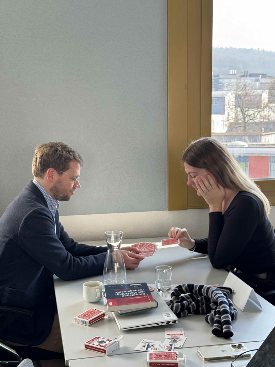 emba_uzh's tweet image. Was sind Erfolgsfaktoren für wirkungsvolle Leadership? Wie gelingt es, erfolgreiche Teams zu bilden? Wie wichtig sind Emotionale Intelligenz und Kompetenz? Fragen wie diese wurden im Modul «Leadership 2» von Prof. Jochen Menges behandelt.
emba.uzh.ch/de.html
#uzh