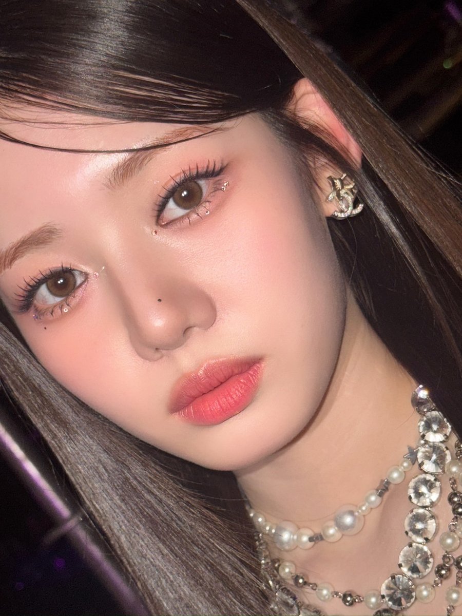 roraleef's tweet image. Eyes that sparkle, heart that shines. ♡