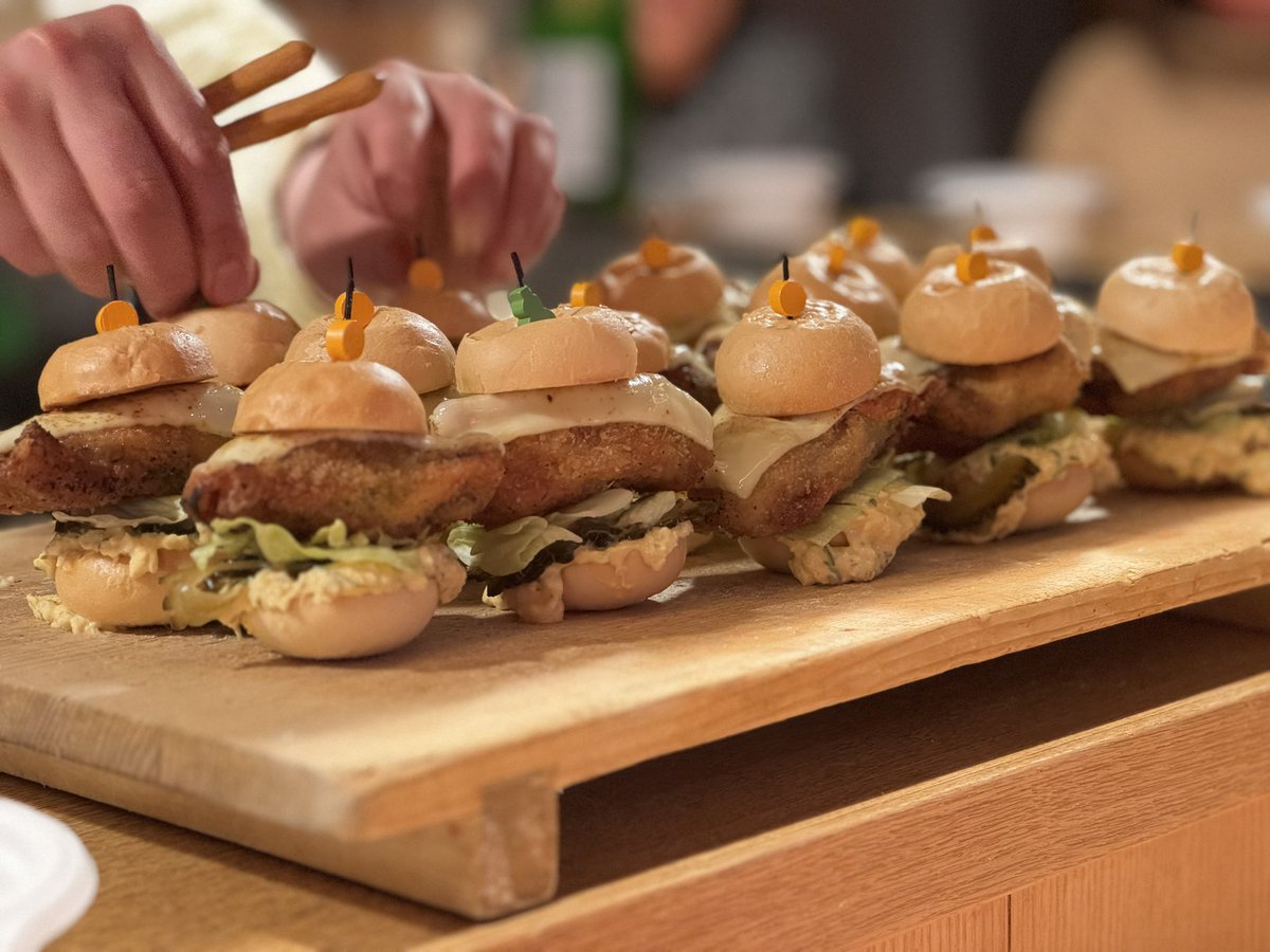 kikulabo's tweet image. 未来の彼女のためにと思って１年半前に予約したとだか。同席者に選ばれたのは彼女ではなく妻でした。ハッピーバレンタイン。
#虎ノ門とだか