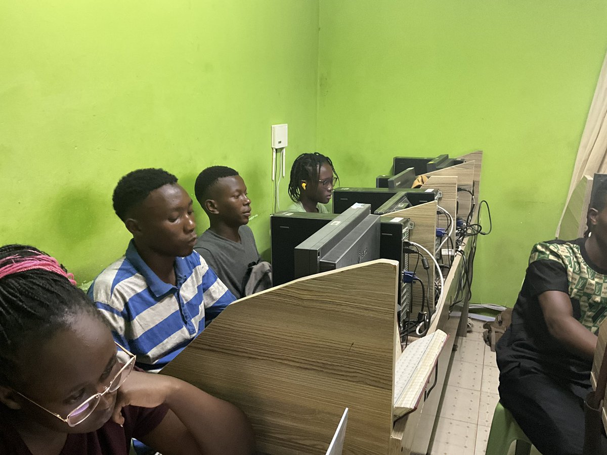 ForIntegrityOrg's tweet photo. 📍Chanuka Na DigiSkills Training
In a world where digital skills are the new currency, staying ahead of the game means constantly evolving and learning.
#FreeDigitalSkills #BridgeDigitalDivide #EnhanceEmployability #BoostInnovation #CombatCorruption #CombatSocialInjustice https://t.co/jEWGvt7LUn