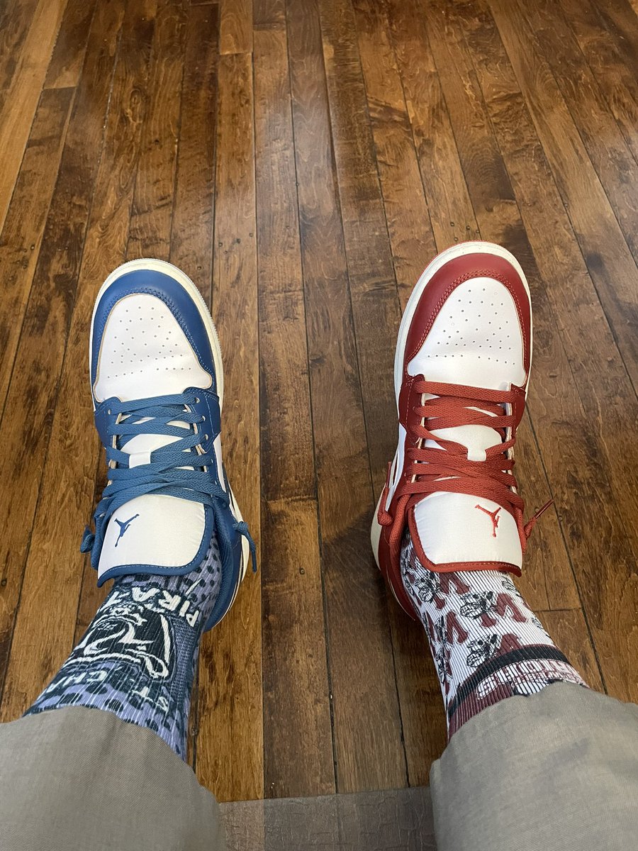 drsefrit's tweet image. Happy Valentine’s Day SCSD! Also, guess what tonight is?… Yep, it’s WEST vs HIGH in basketball. #BigNight #GoSCSD #LOVE