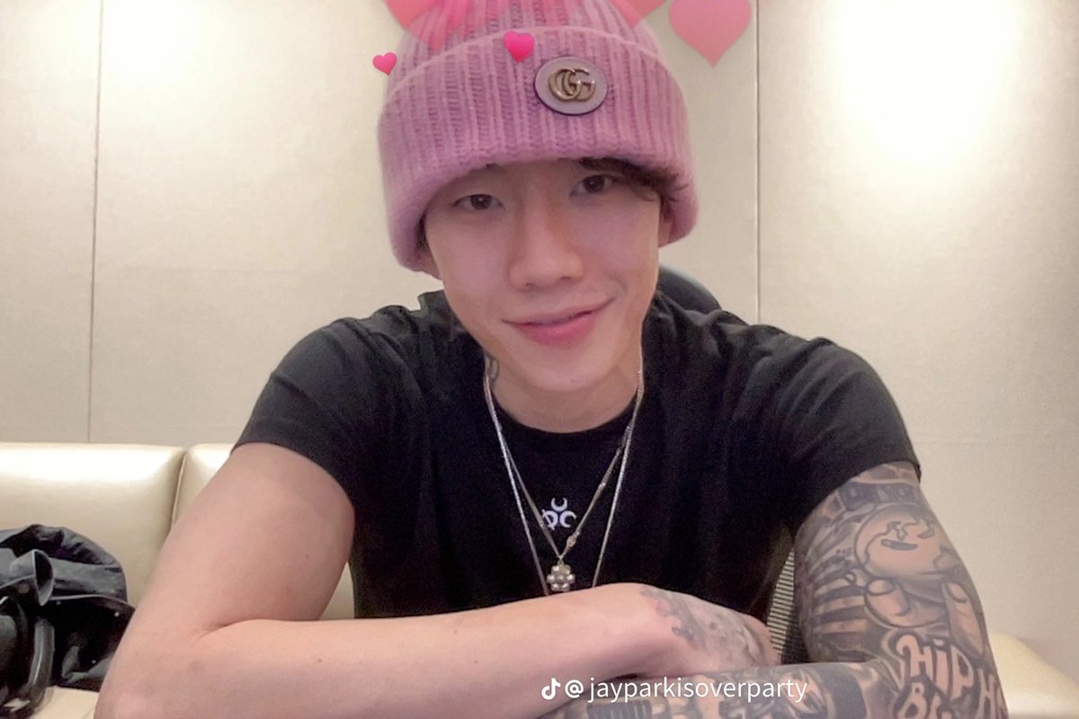 Happy Valentine’s Day from my bf 💗