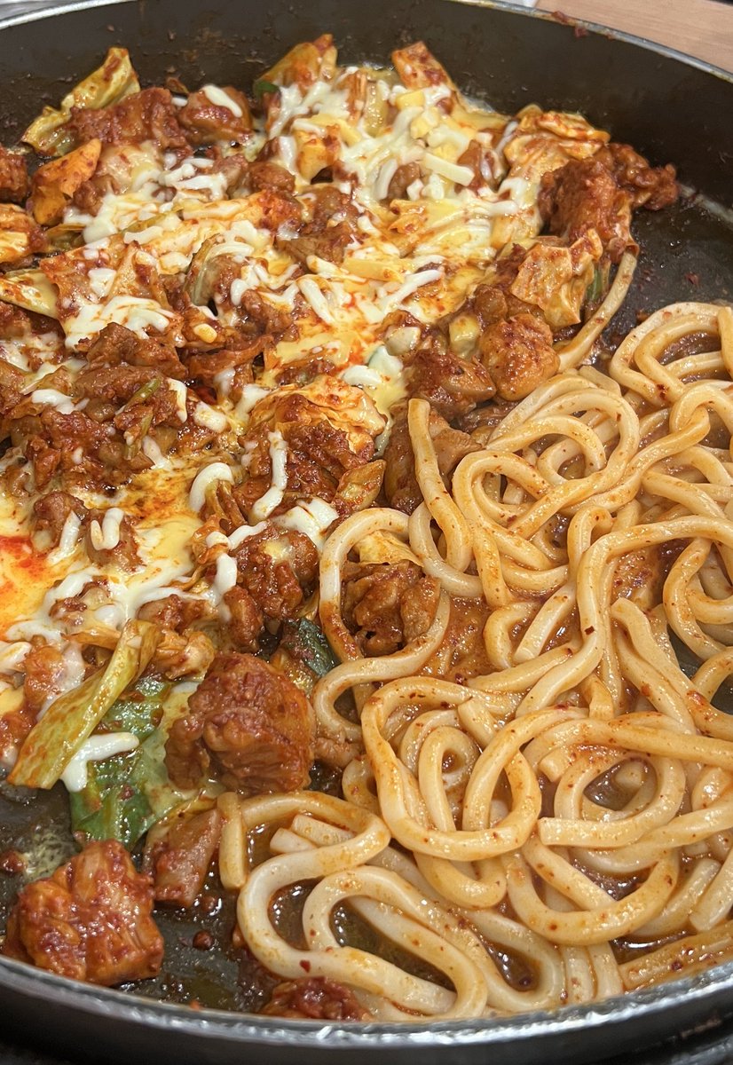gyoom_MN's tweet photo. 오늘의 번개 모임 🥹
닭갈비 츄천 https://t.co/XL6uKBfjLq