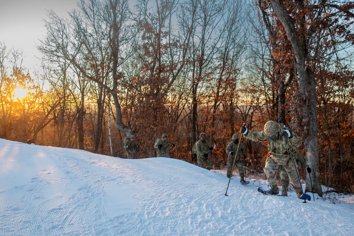 USArmyWHC's tweet image. Snowshoe Training at Fort McCoy!🥶

#USArmyReserve #Soldiers assigned to the 88th Readiness Division ascend Fort McCoy's Whitetail Ridge Ski Hill during snowshoe training on Jan. 25, 2025.

#BeAllYouCanBe #ArmyTeam @USArmyReserve  @USArmy