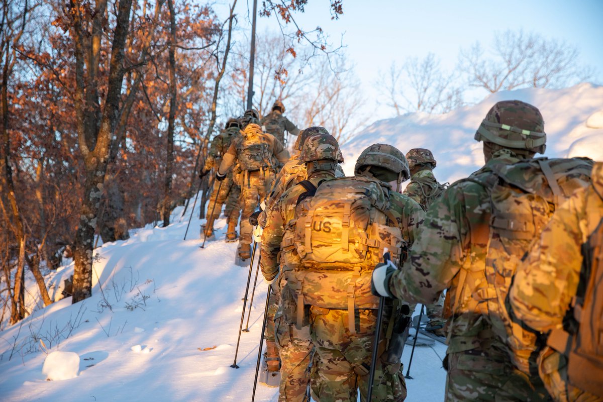 USArmyWHC's tweet image. Snowshoe Training at Fort McCoy!🥶

#USArmyReserve #Soldiers assigned to the 88th Readiness Division ascend Fort McCoy's Whitetail Ridge Ski Hill during snowshoe training on Jan. 25, 2025.

#BeAllYouCanBe #ArmyTeam @USArmyReserve  @USArmy