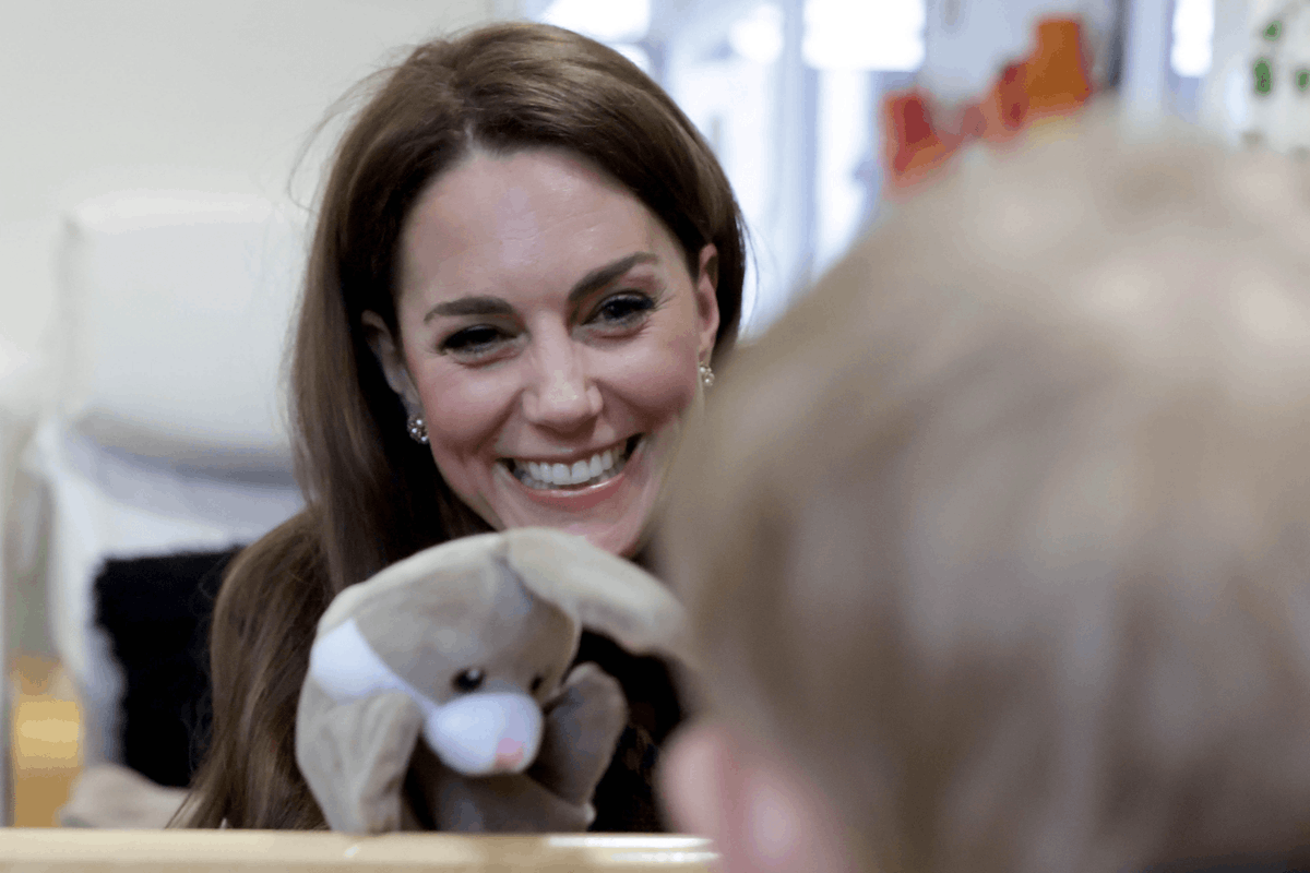 MoJGovUK's tweet photo. The Princess of Wales visited HMP/YOI Styal’s Mother and Baby Unit as royal Patron of Action for Children.
 
Her Royal Highness discussed with staff how the Mother and Baby Unit supports early childhood development and helps reduce reoffending.
 
📷Kensington Palace https://t.co/IOAq7NE50d