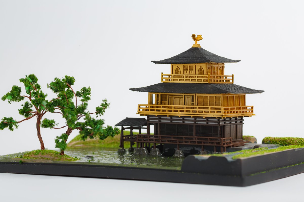 童友社 1/200 金閣寺（鹿苑寺舎利殿・金閣） 完成しました。 どの角度