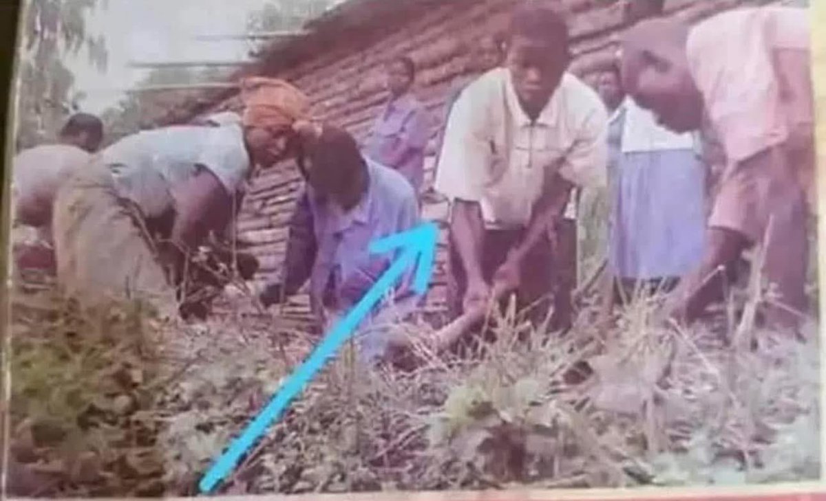 When I was poor, they did not ask the source of my poverty. Now that I am blessed, they want to know the source of my money. Hypocrites, that picture can tell you why I got blessed. It’s not magic. We worked it up!