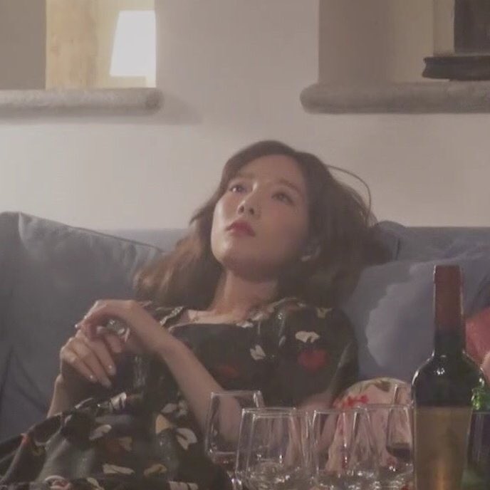 taengmother's tweet photo. Sones right now HAHAHHA https://t.co/oJykhlsRBA