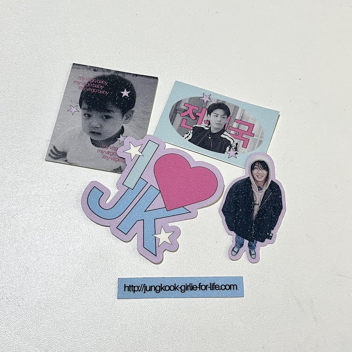 pjjkosmos's tweet photo. hehe happy valentines day to me >< my items from @gukiecf have arrived!! everything is so cute i’m in love 😫💗 tysm!

💌 #thankgukiecf https://t.co/ECxQVs1wAD
