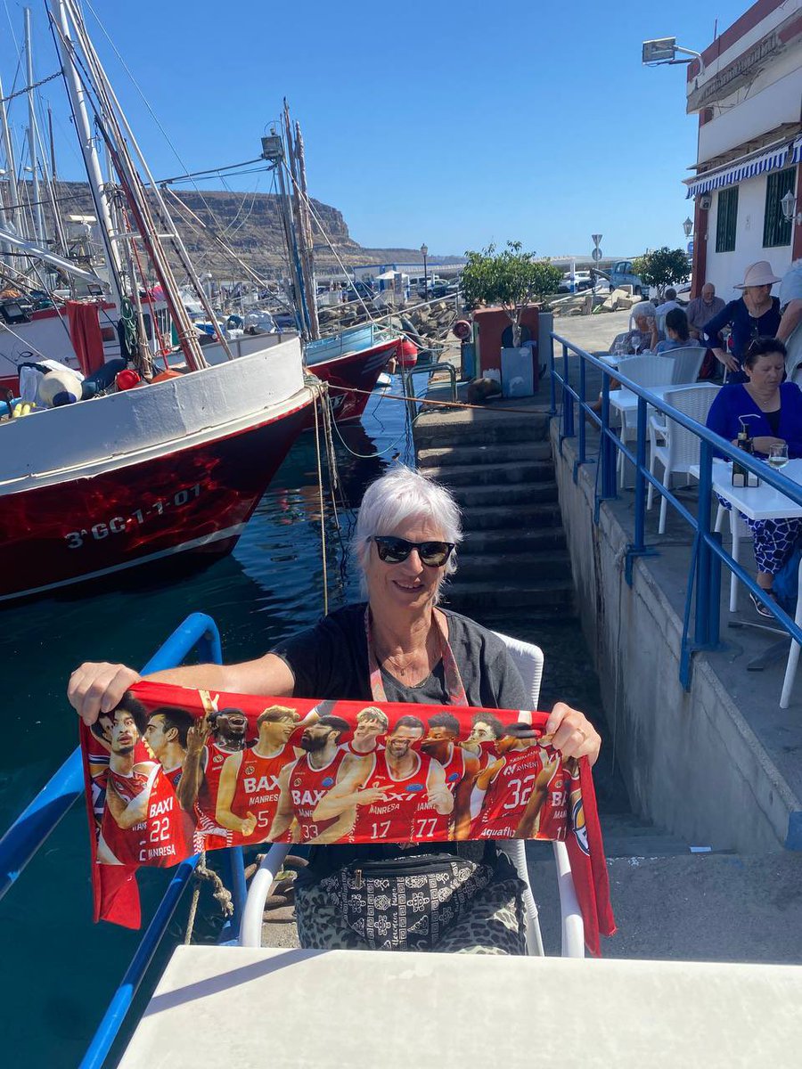 gradanimacio's tweet photo. ➕ 📸 que ens arriben des de Gran Canària ❤️

Gràcies família 🟥 per enviar-les 

#GradaCopa #CopaACB @BasquetManresa 🏀 #LaMareaVermella🌊🔴 https://t.co/ggGnHcV6dL