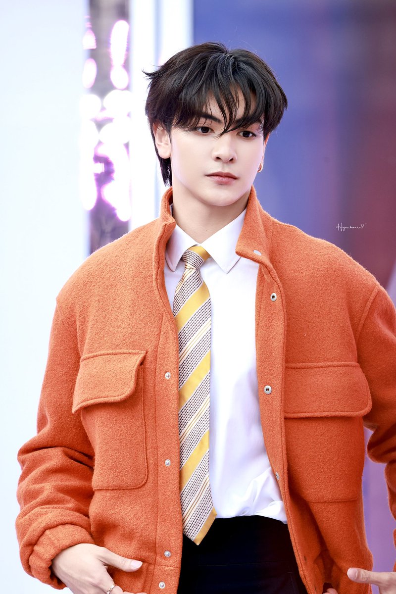 Hyunhannn_Yuh's tweet image. 250214📸

Handsome to death🔥🔥

GALDERMA x JOONGDUNK
#JourneyofGLOW 
#Galderma
#GlowThroughLife 
#SkinThatFeelsLikeYouAgain 
#AestheticsByGaldermaThailand
@ChenRcj #จุงอาเชน