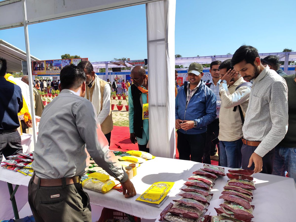 C9Khalid's tweet photo. Women entrepreneurs of @BasantFPO set up a stall at the farmers fare in Rani Lakshmi Bai Central University Jhansi. @NABARDOnline @heeralalias @ActionAidIndia @ChiefSecy_UP https://t.co/DQ0pgNIlDv