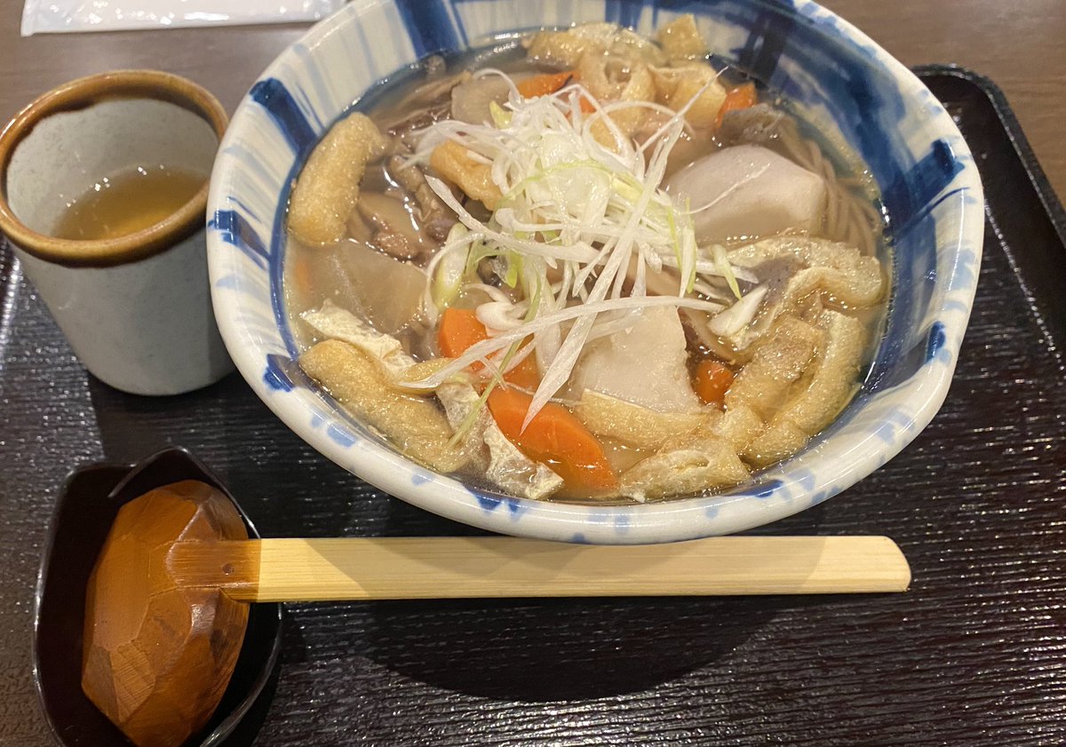 supponx's tweet photo. バレンタインデー！
男は黙って「けんちん蕎麦」
しかもアルコールなしでそば茶
狂ったかのか？
スッポン太郎よ
どこへ行く！

#劇団酔族館
#スッポン太郎
#蕎麦 https://t.co/00zRoS6Trv