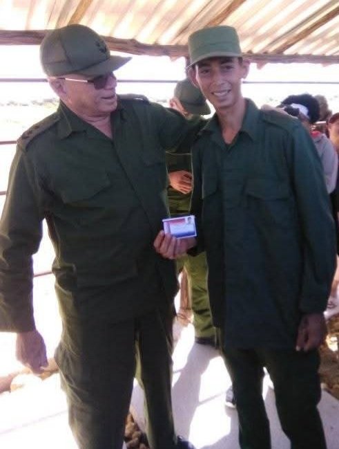 Ingresar a la Unión de Jóvenes Comunistas y cumplir ejemplarmente con el Servicio Militar Activo, compromete a los Pinos Nuevos y satisface a los veteranos combatientes.
#SiempreAntimperialista