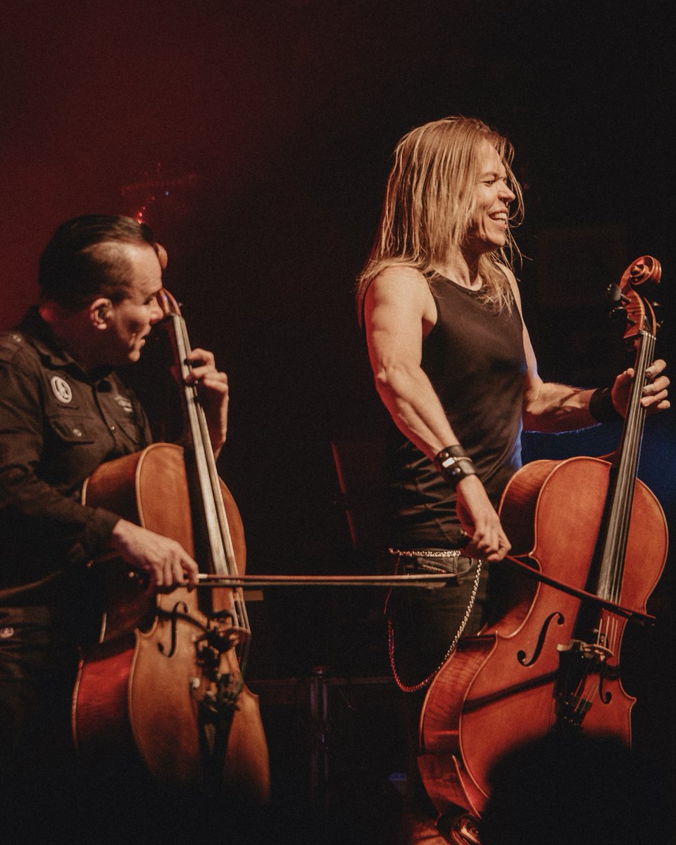 apocalypticafi's tweet photo. The wild “Plays Metallica Vol. 2 Tour“ roadtrip continues! 🤘 Thank you, you beautiful metalheads, for joining us. Next stops: Cincinnati, Chicago, Detroit, Minneapolis, Winnipeg and more!
📸: Laura Collins
#Apocalyptica #CelloMetal #PMV2 #Cello #Metal https://t.co/vVbWBum5k5