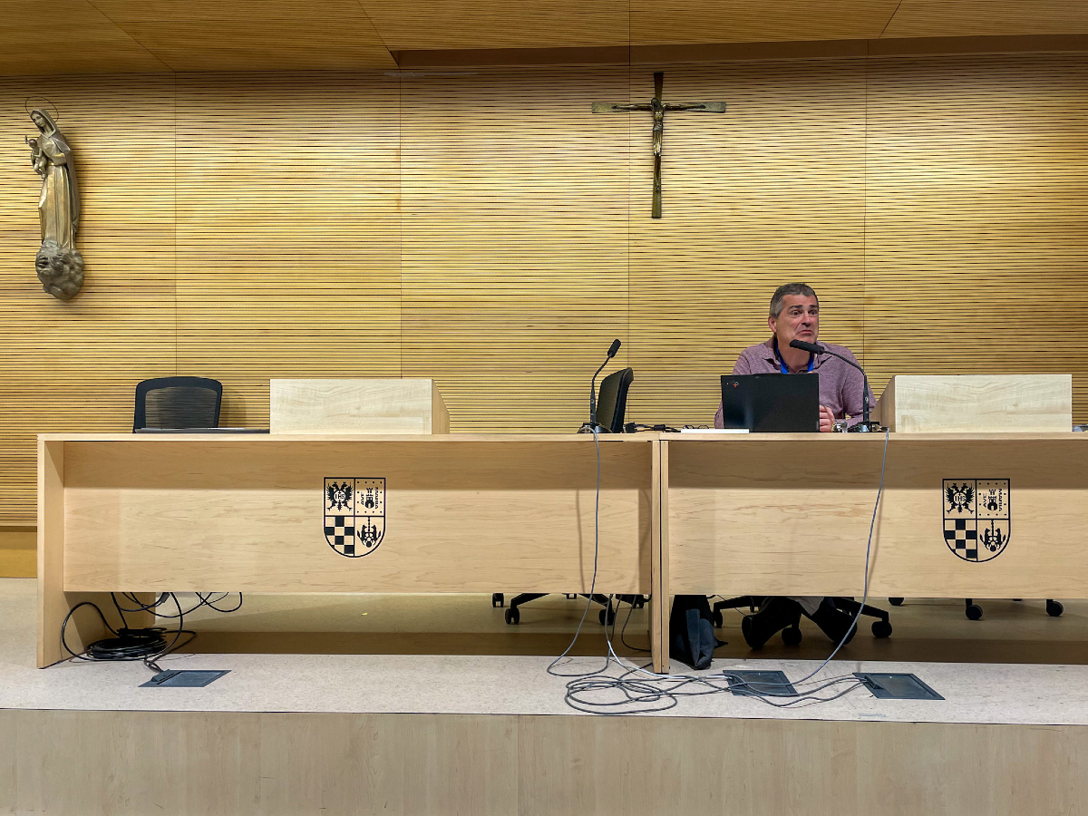 "Que nuestros colegios ayuden a dar esa dimensión de plenitud que forme personas desde las 4Cs".

Jaime Badiola SJ, Delegado de Educación, contextualiza la reflexión sobre la identidad de un colegio de #EducaciónJesuitas, tema que abordamos en el Encuentro de Direcciones.