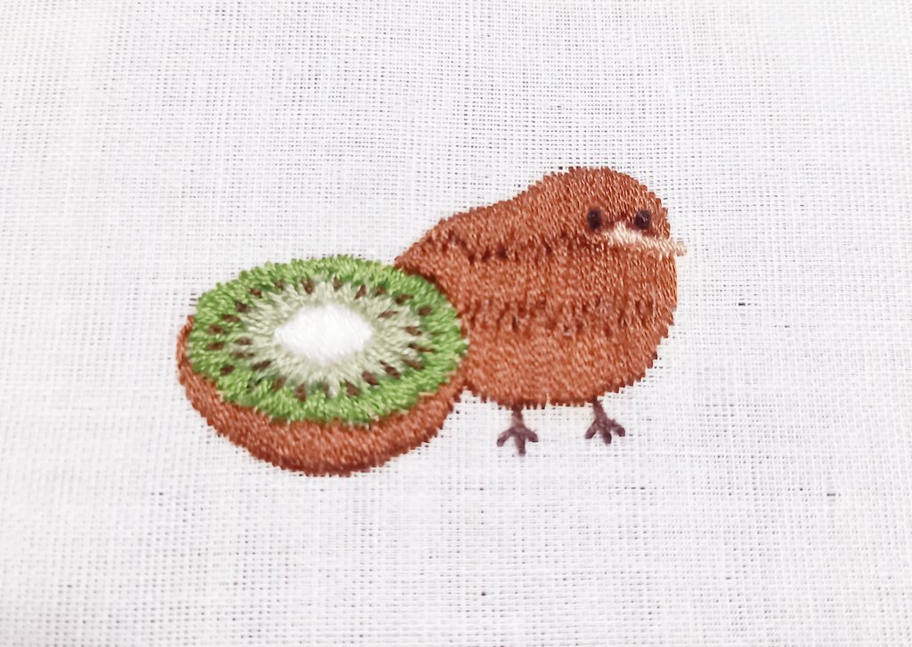 みてー！

キウイとキーウィ縫った！