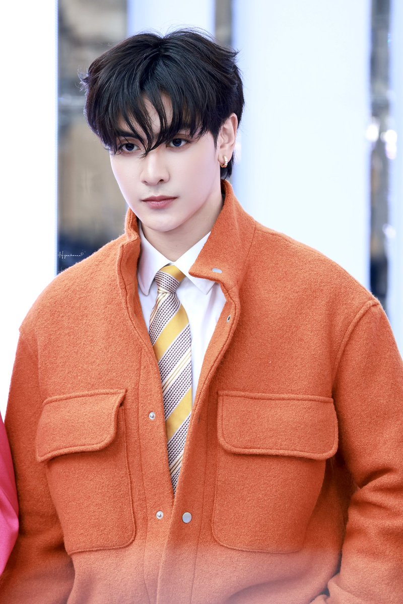 Hyunhannn_Yuh's tweet image. 250214📸

Can you understand how handsome such a face is?💯

GALDERMA x JOONGDUNK
#JourneyofGLOW 
#Galderma
#GlowThroughLife 
#SkinThatFeelsLikeYouAgain 
#AestheticsByGaldermaThailand
@ChenRcj #จุงอาเชน