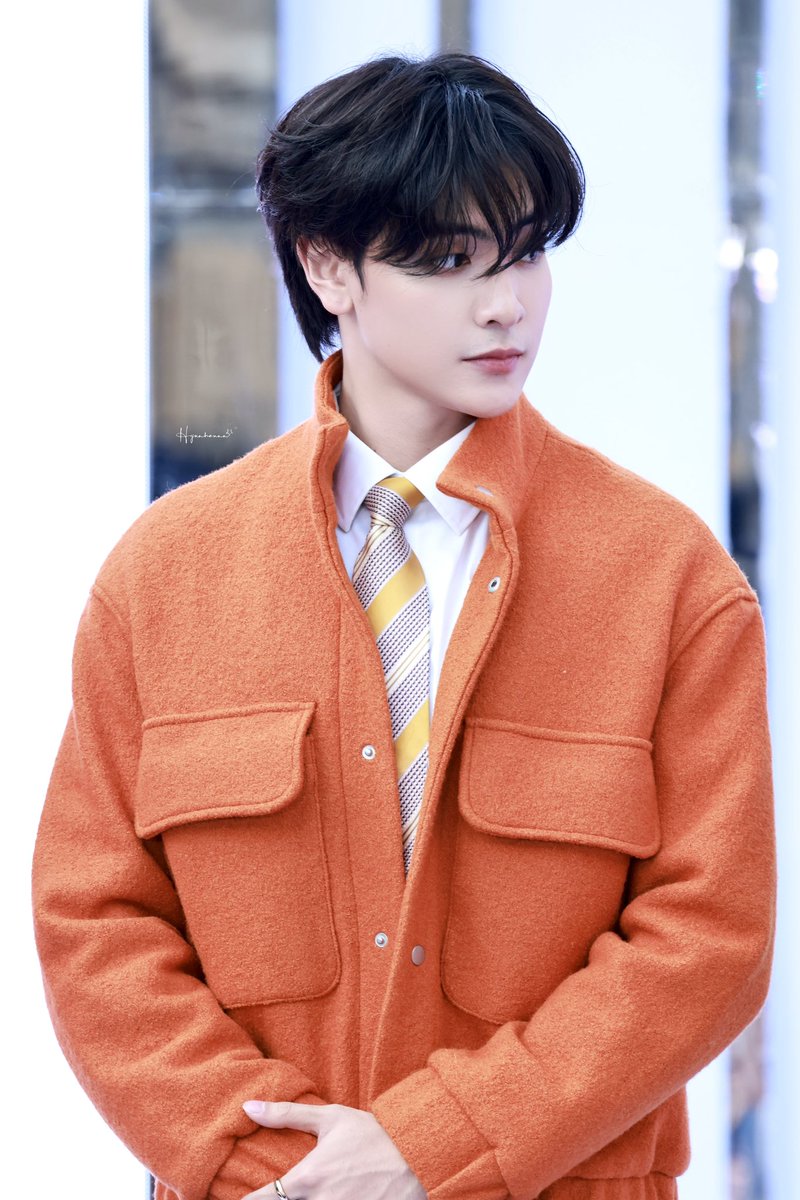 Hyunhannn_Yuh's tweet image. 250214📸

Can you understand how handsome such a face is?💯

GALDERMA x JOONGDUNK
#JourneyofGLOW 
#Galderma
#GlowThroughLife 
#SkinThatFeelsLikeYouAgain 
#AestheticsByGaldermaThailand
@ChenRcj #จุงอาเชน